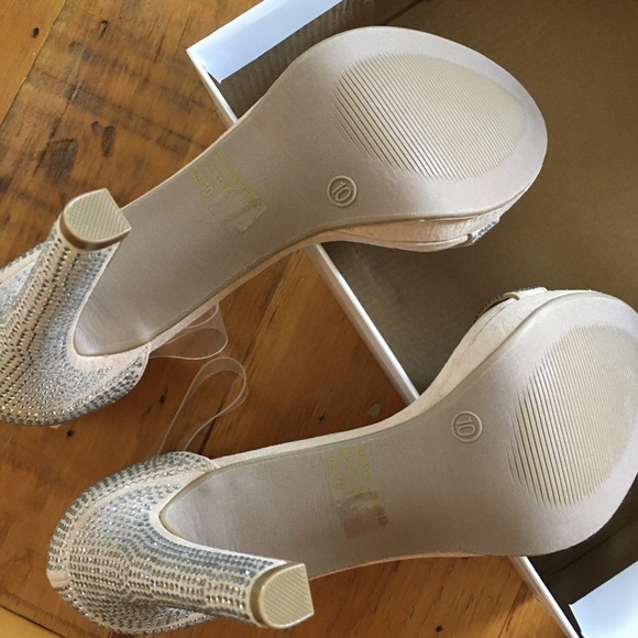 Wild Diva Lounge - Ayala - Embellished San… - Picture 6 of 6